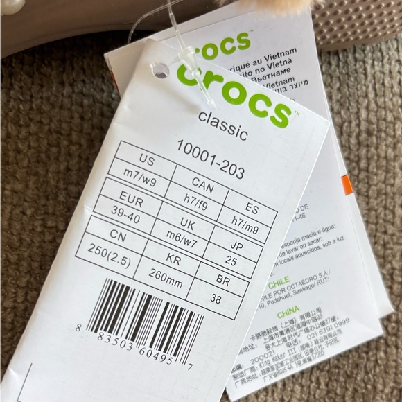 CROCS Classic White Clogs. With lots of beautiful jewels. - Picture 5 of 9